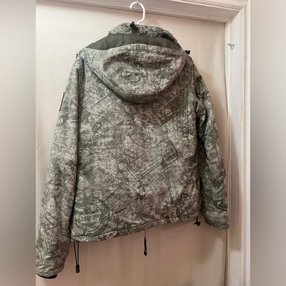 Geeen patterned Roxy winter jacket ladies size medium - Picture 7 of 8